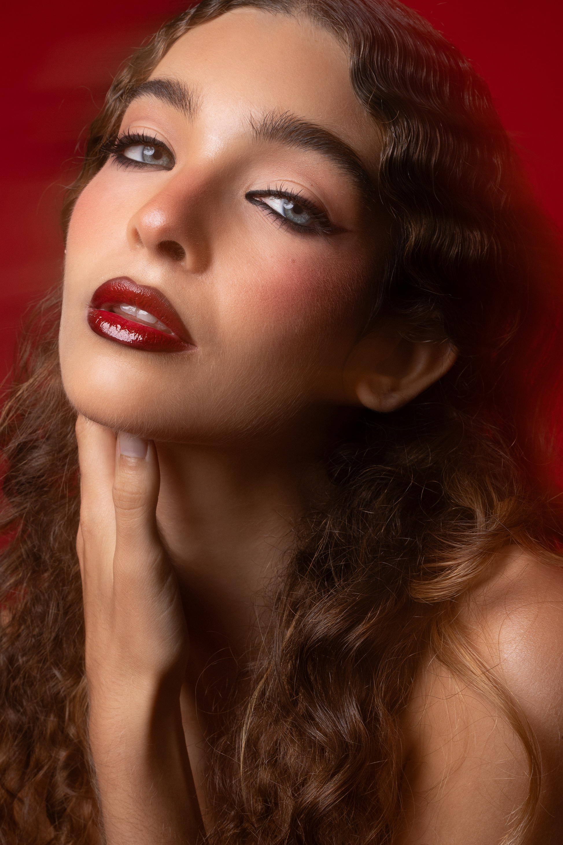 Retrato editorial con estilo sofisticado